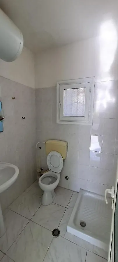 Thano Apartments Vlorë 0*,  Albania